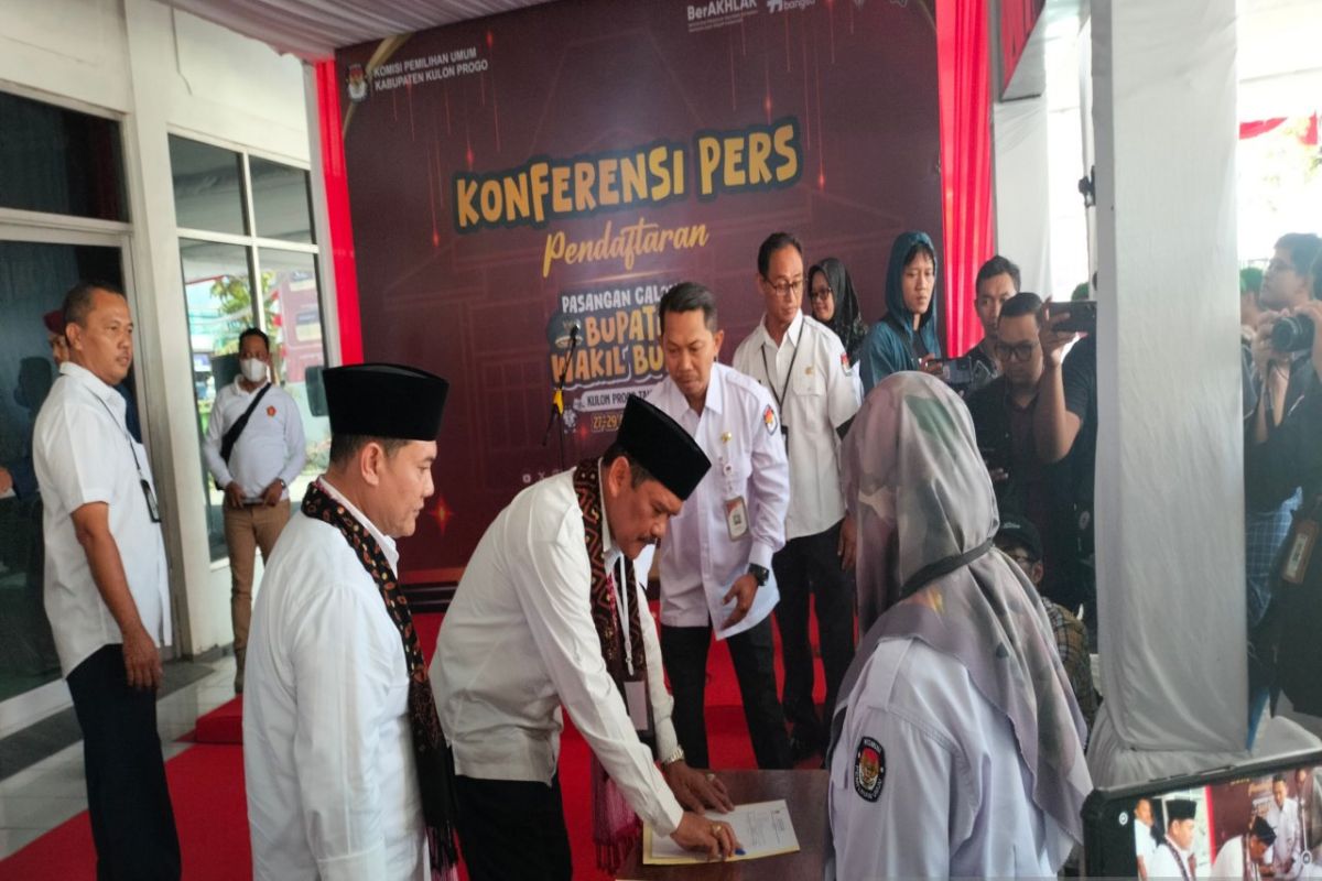 KPU Kulon Progo teliti berkas persyaratan pencalonan peserta Pilkada 2024