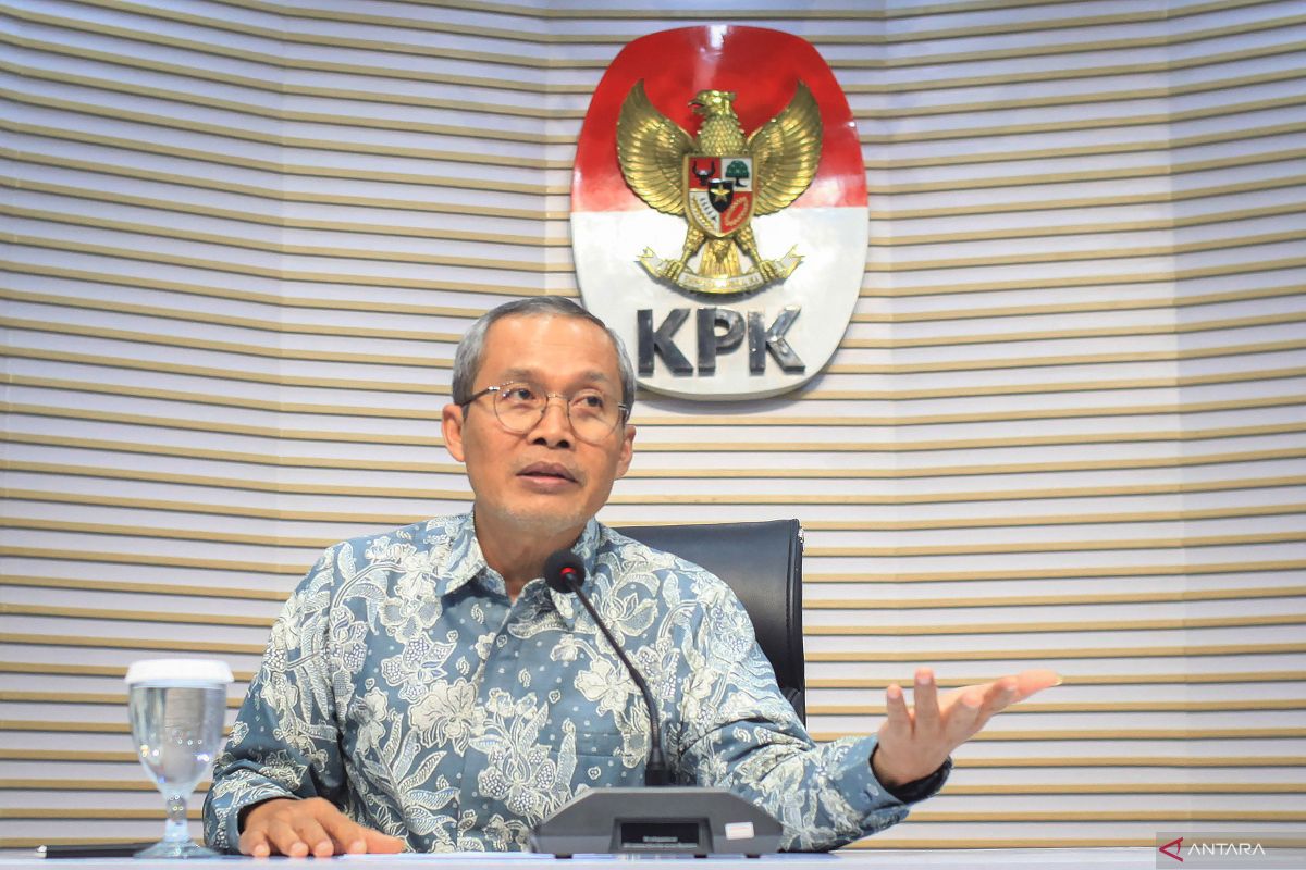 KPK sebut orang kepercayaan gubernur Kalsel terima uang terkait OTT