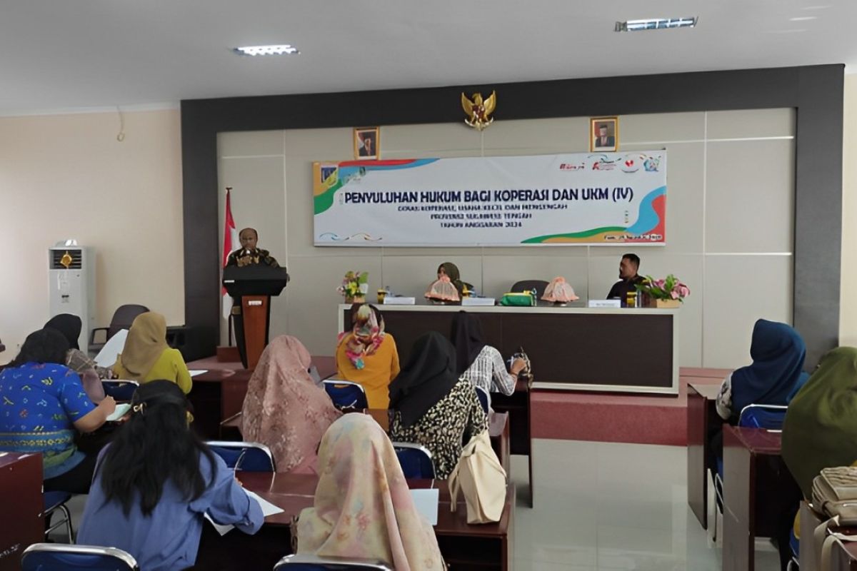 Dinkop UKM Sulteng berikan penyuluhan hukum kepada 45 pelaku usaha