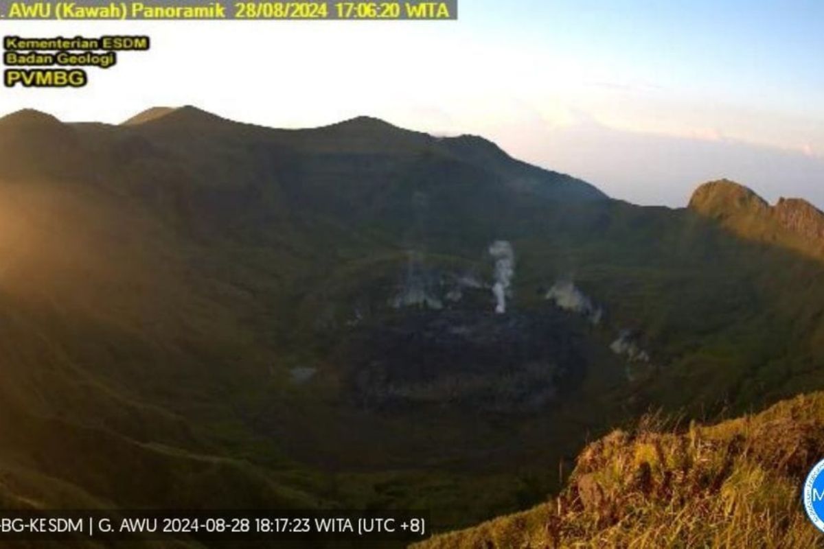 Badan Geologi catat 165 kali aktivitas gempa vulkanik dangkal Gunung Awu-Sangihe