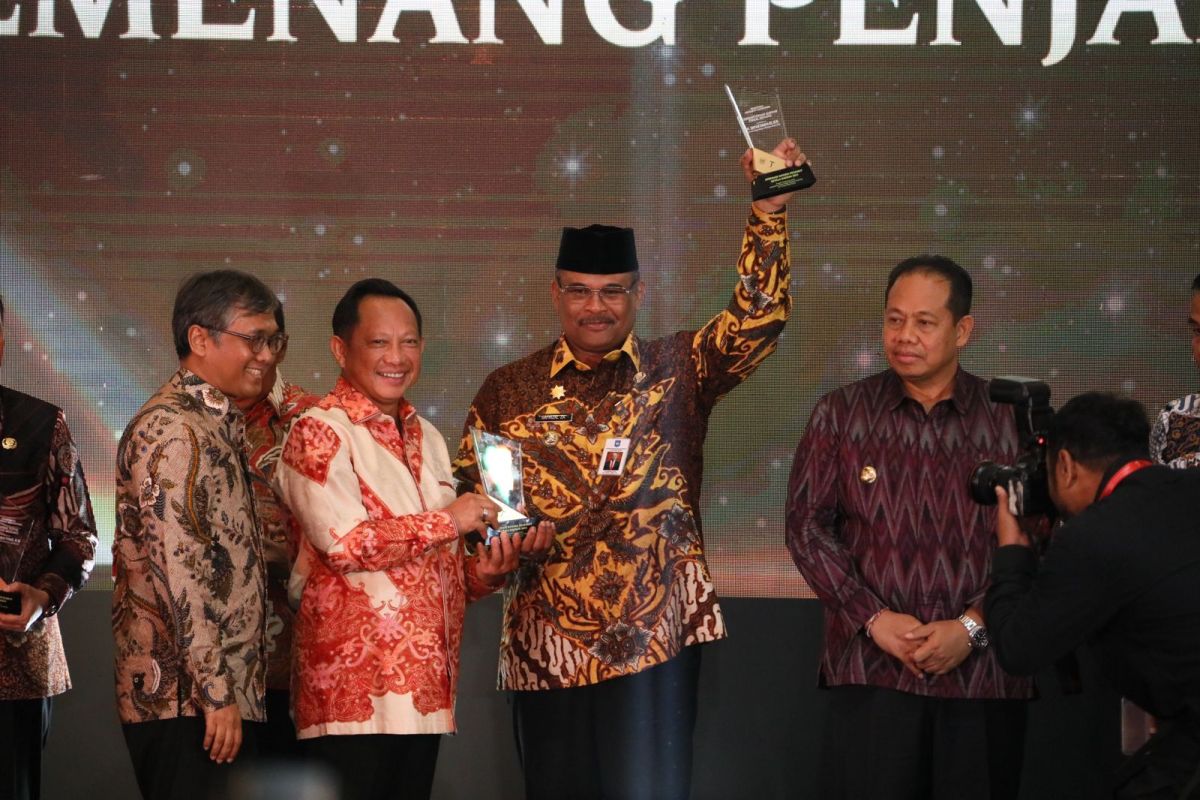 Mendagri minta pj kepala daerah terus berkarya usai raih penghargaan