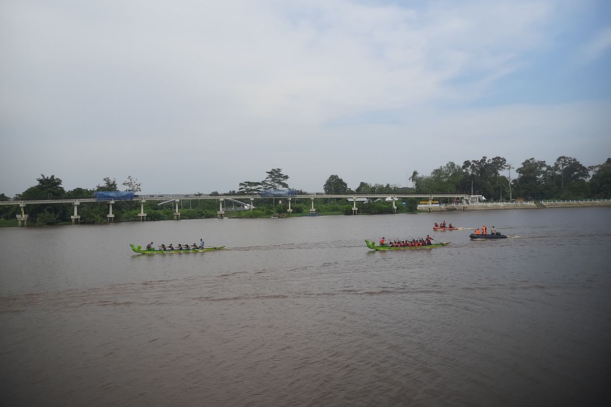 7 tim asal Riau melaju ke perempatfinal Siak Serindit Boat Race