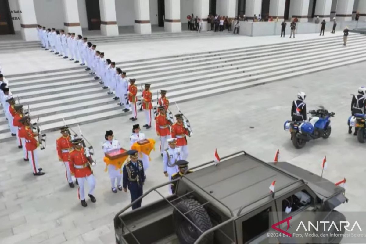 Kirab pengembalian bendera pusaka mulai dilakukan dari IKN ke Monas