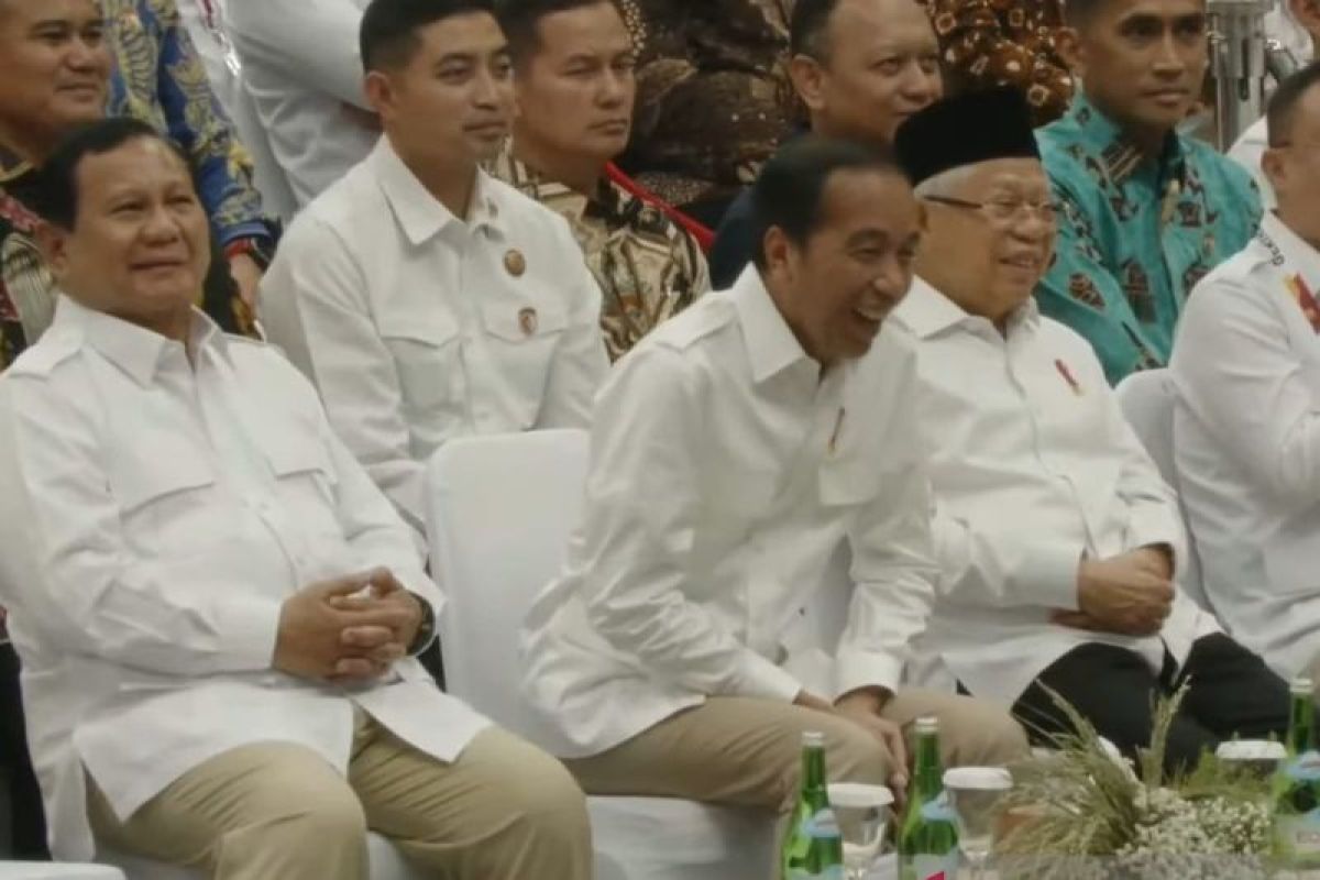 Presiden Jokowi tersenyum hingga tertawa lepas pada Apel Kader Gerindra