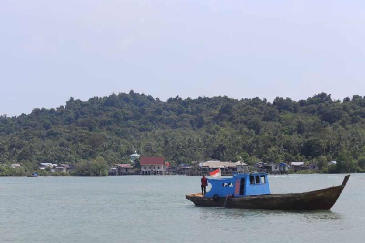 Pemprov Kepri bantu pemasangan listrik bagi 456 rumah di Karimun