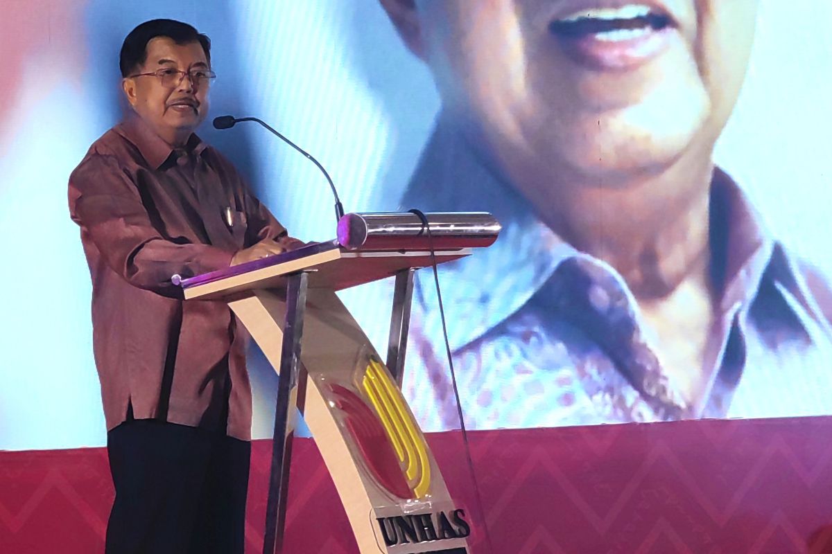 Jusuf Kalla imbau warga hormati kunjungan Paus Fransiskus di Indonesia