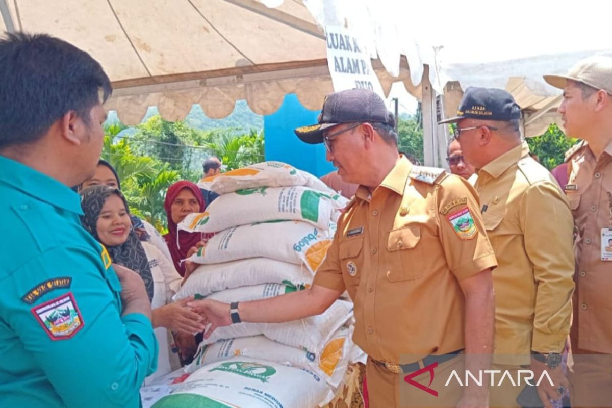 Solok Selatan gelar operasi pasar stabilkan harga