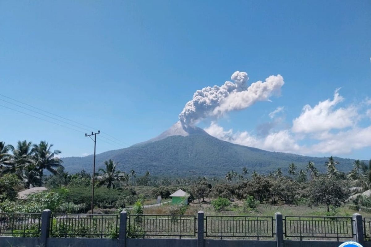 Badan Geologi sebut potensi erupsi Gunung Lewotobi masih ada