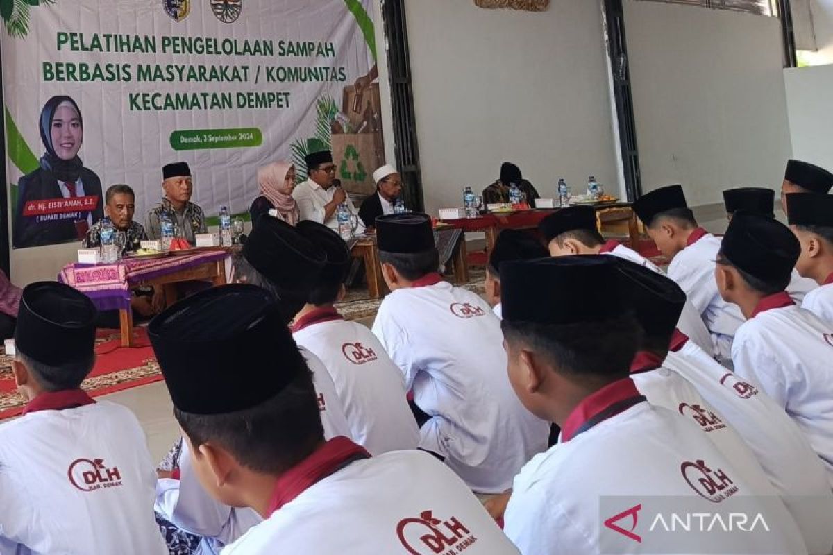 Pemkab  Demak latih santri kelola sampah kurangi timbulan di TPA