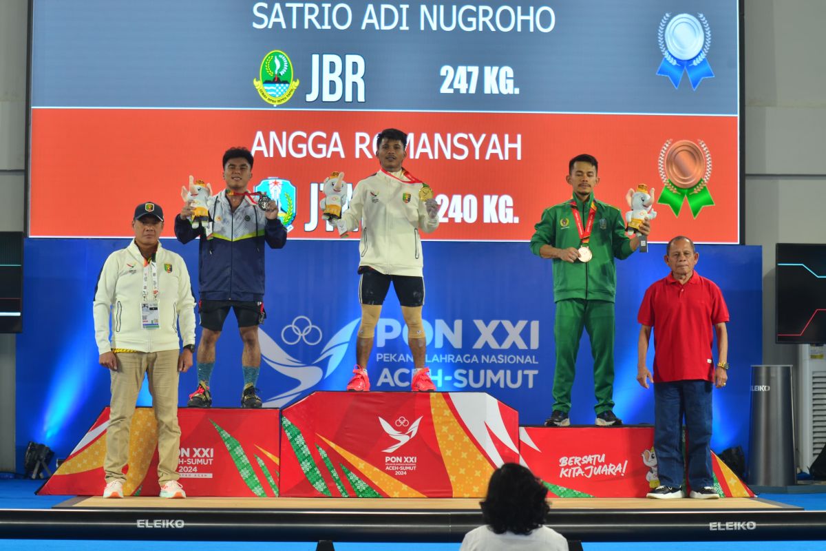 Atlet angkat besi Lampung sabet medali emas PON Aceh-Sumut