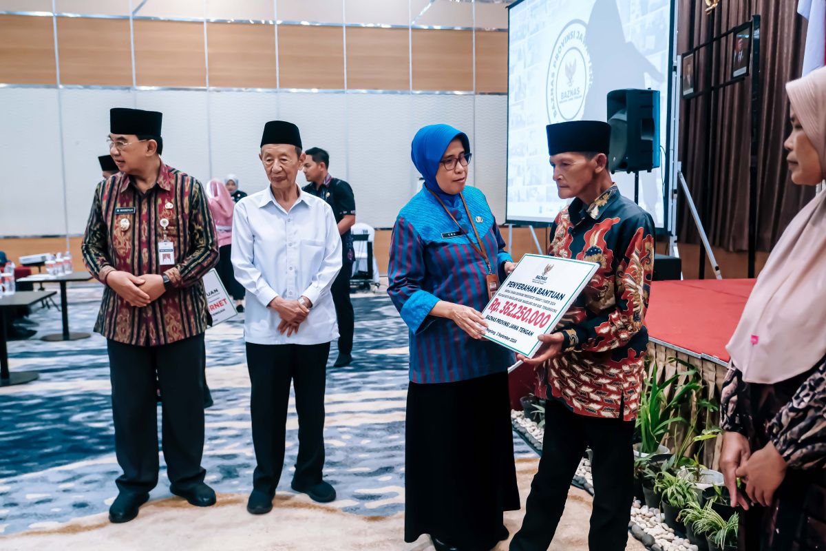 3.500 mustahik produktif dapat bantuan  modal usaha dari Baznas Jateng