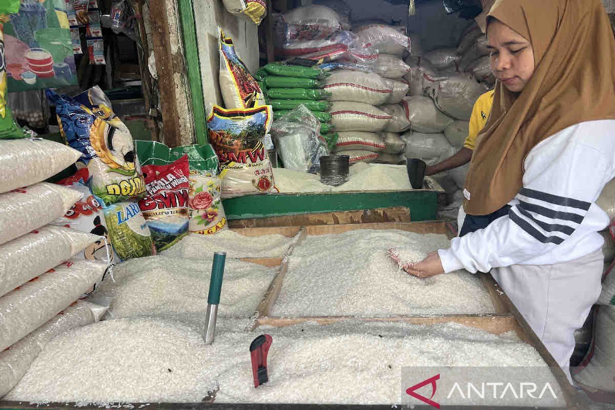 Harga pangan Kamis fluktuatif: Beras premium stabil Rp15.520 per kg