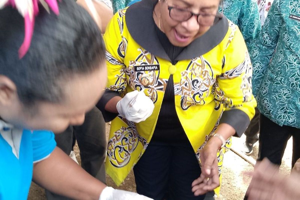 Dinkes vaksinasi polio 1.500 anak di Puskesmas Distrik Biak Utara