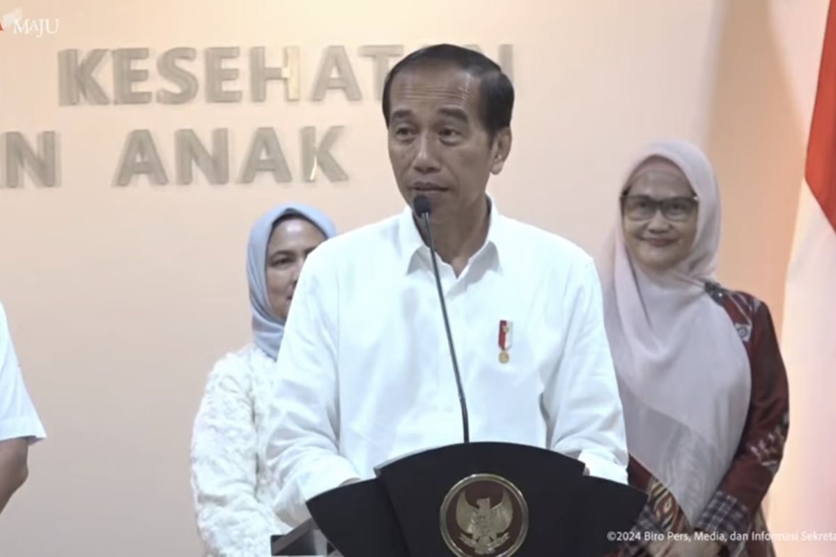 Presiden Jokowi meresmikan dua RS khusus di Makassar