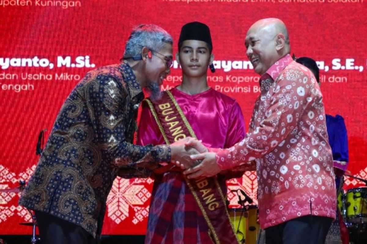 Sekda Jateng raih Tanda Jasa Bakti Koperasi dan UKM