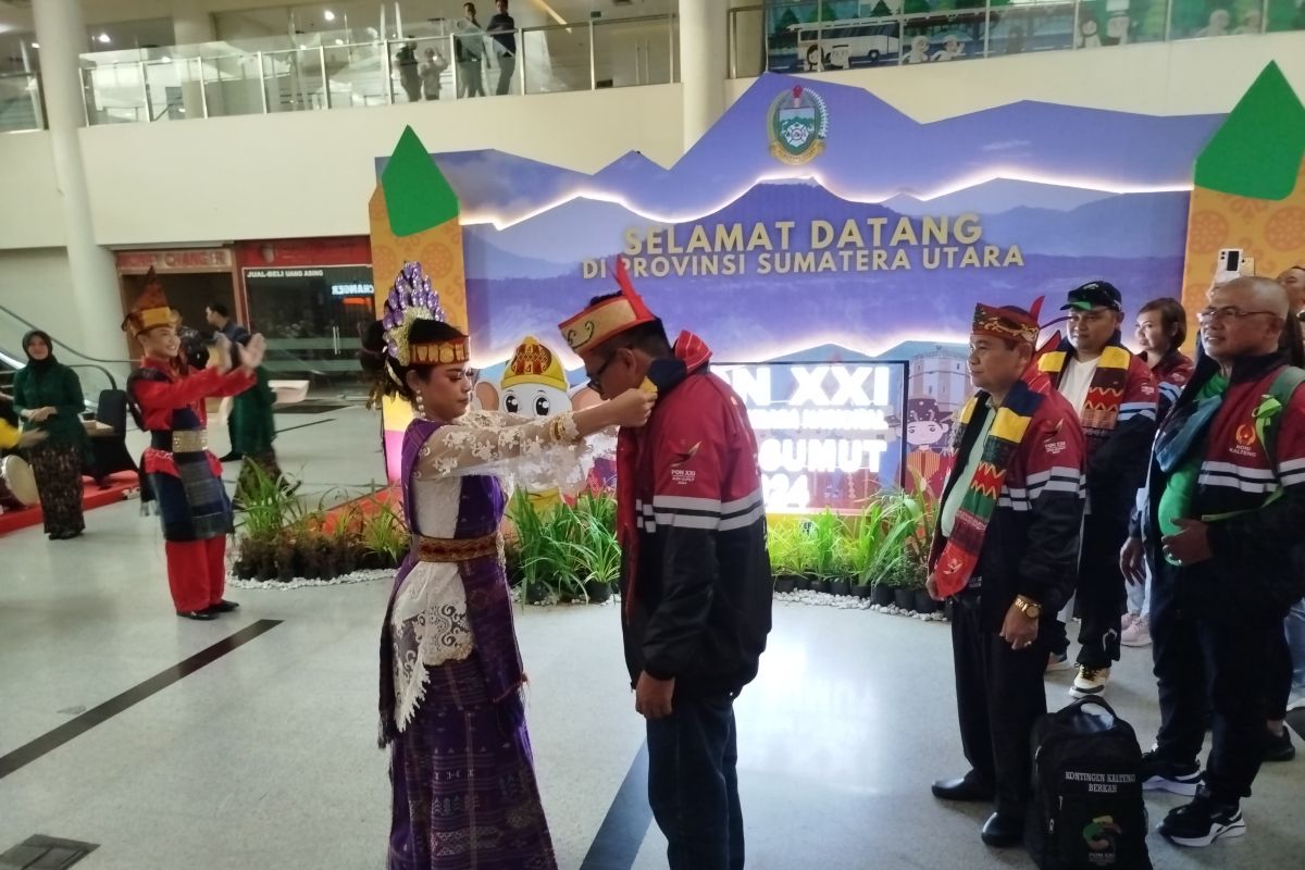 Kontingen PON Kalteng disambut tarian khas Sumatera Utara