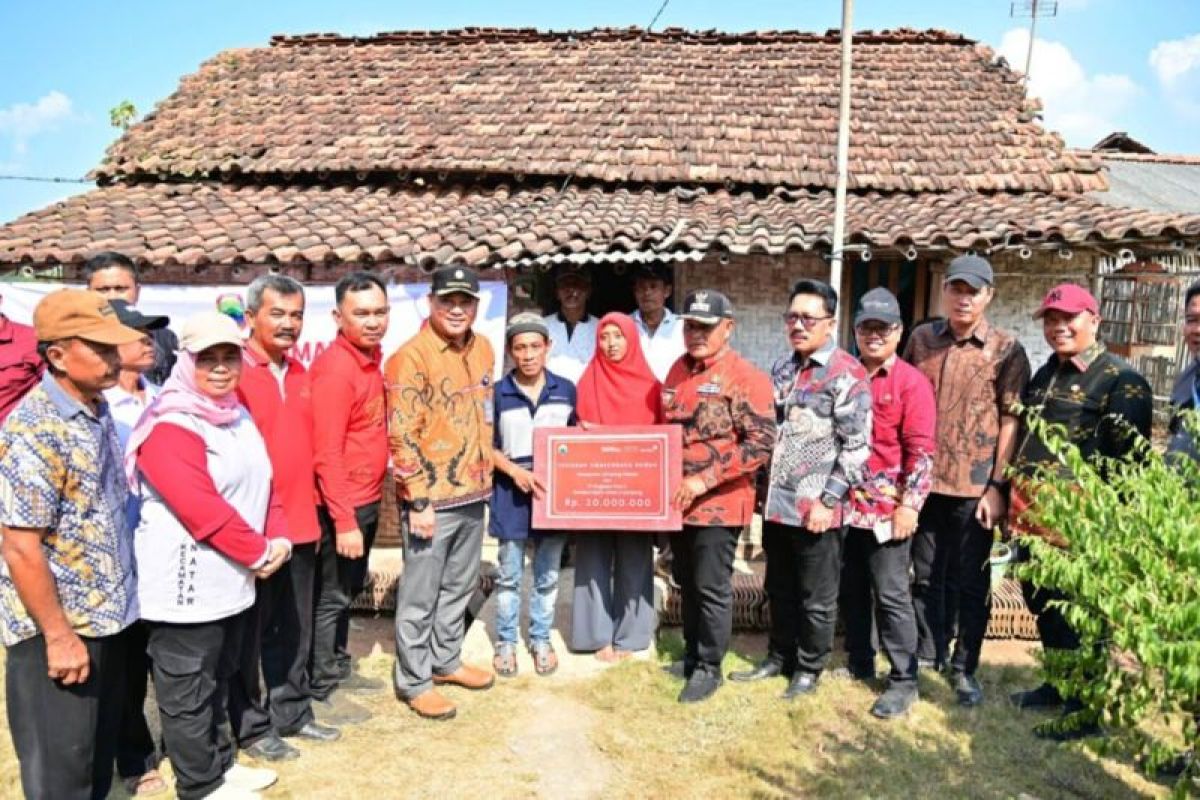 Kolaborasi dengan Bandara Radin Inten II, Pemkab Lampung Selatan bedah dua rumah warga Natar