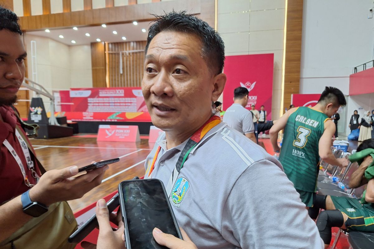 Pelatih basket Jatim Arie Herman akan benahi skema bertahan jelang laga final