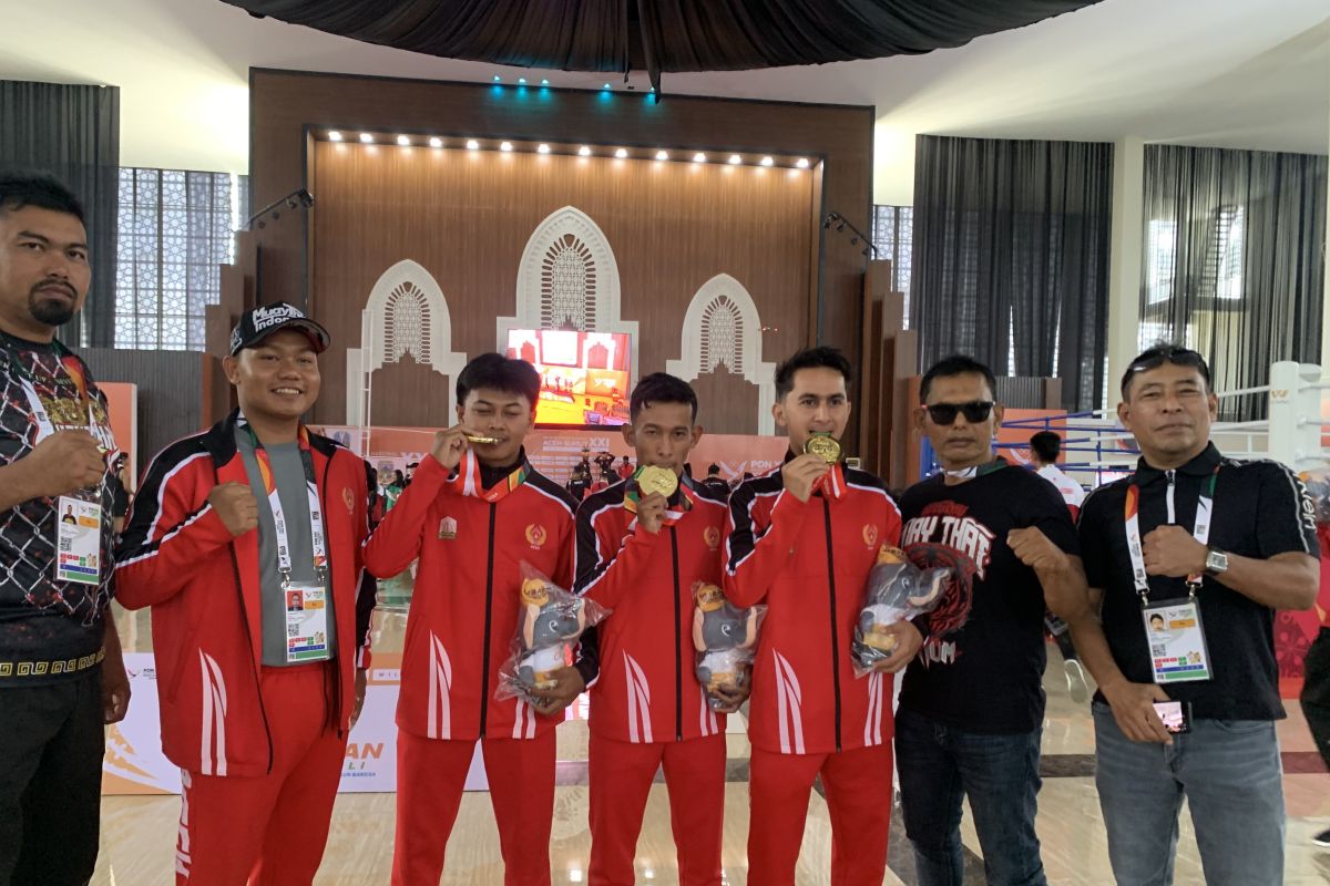 PON XXI: Tiga sekawan persembahkan medali emas muaythai untuk tuan rumah