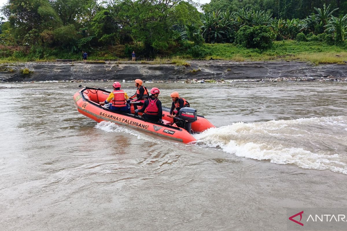 Seorang bocah hilang terseret arus deras Sungai Lematang