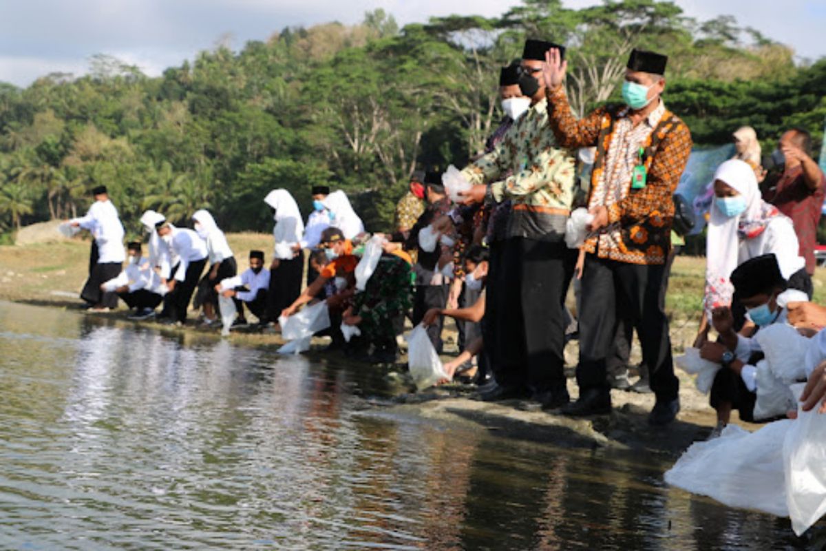 DKP Kulon Progo menggelar "Jaga Kaliku" lindungi sumber daya perikanan