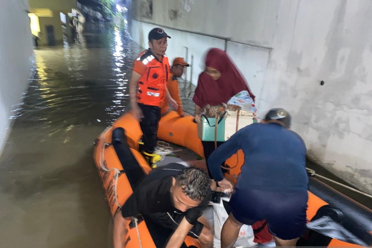 Dapur umum disiagakan untuk jamin ribuan korban banjir di Binjai