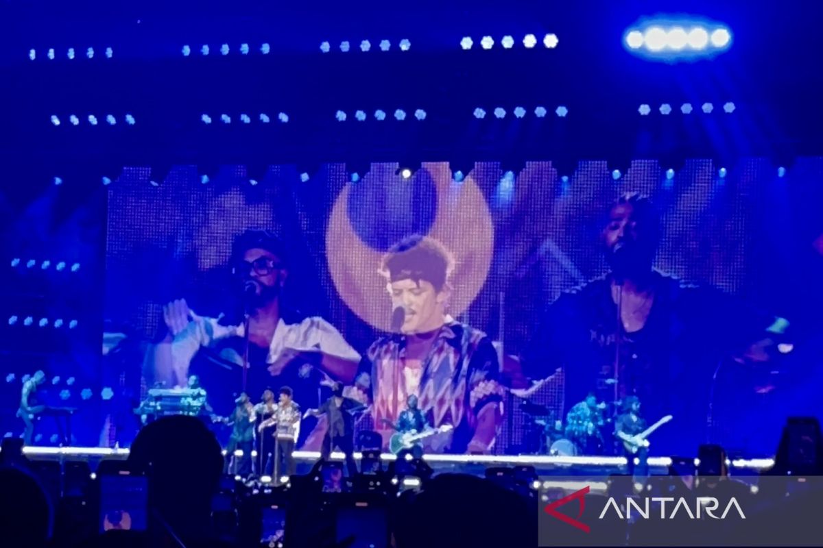 Penyanyi Bruno Mars sapa penggemar di Jakarta