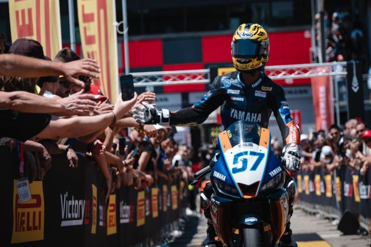 Aldi Mahendra ukir sejarah dengan juarai World Supersport 300