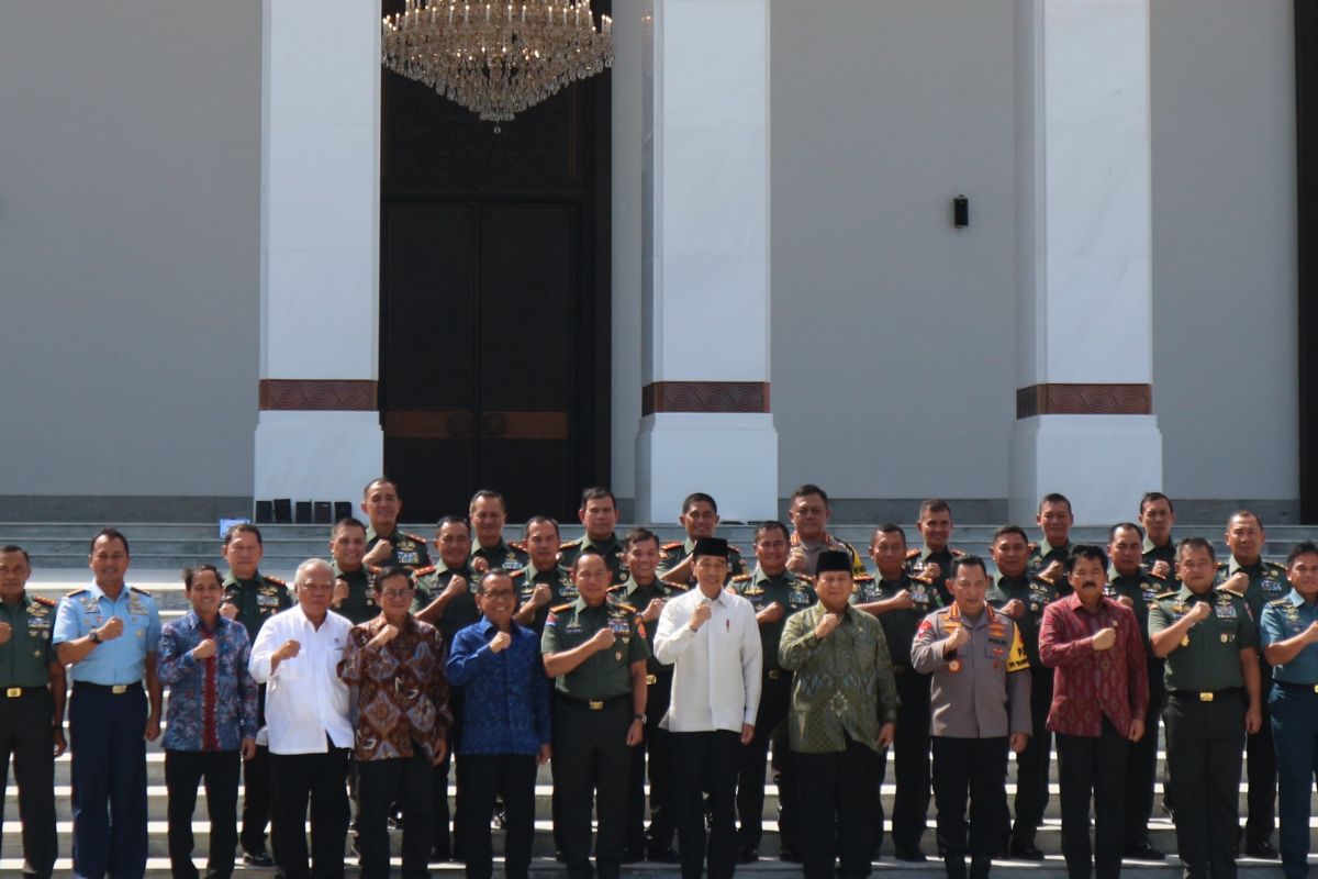 Presiden Jokowi meminta maaf kepada pejabat TNI dan Polri seluruh Indonesia