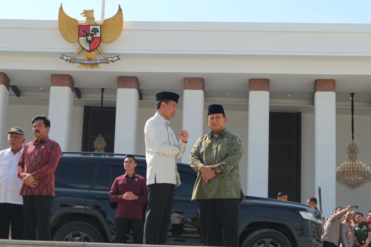 Prabowo simak pengarahan Presiden Jokowi di IKN