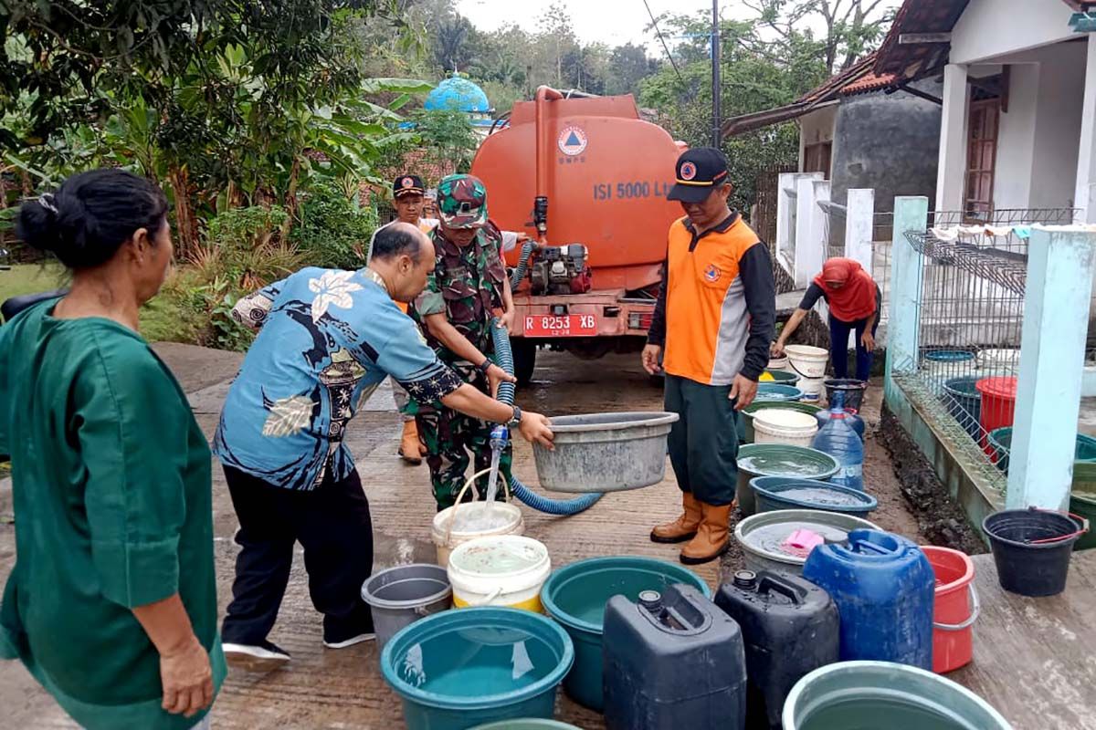 BPBD: 44.079 warga Cilacap telah terima bantuan air  bersih