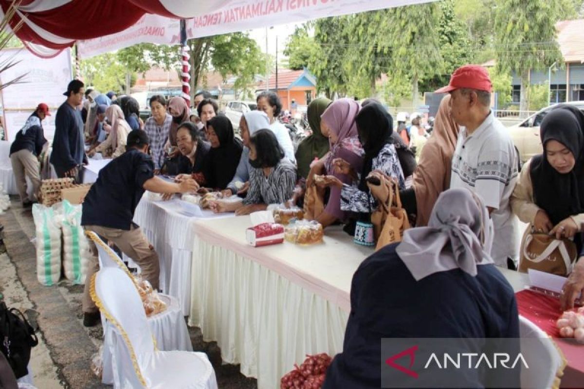 Warga Kapuas antusias datangi Gerakan Pangan Murah Pemprov Kalteng