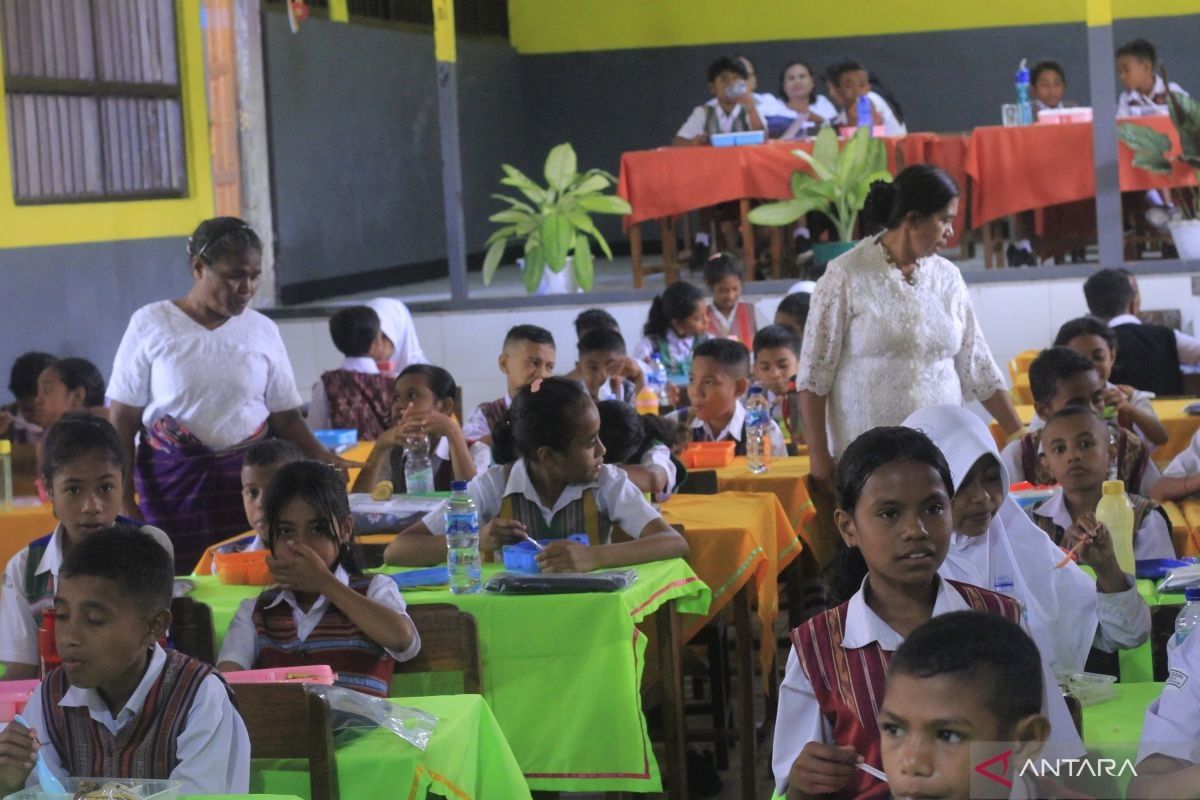 Kemendikbudristek simulasikan pemberian makanan sehat pangan lokal di Alor NTT