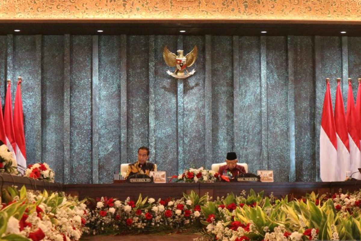 Presiden Jokowi minta para menteri sampaikan capaian-capaian pemerintah