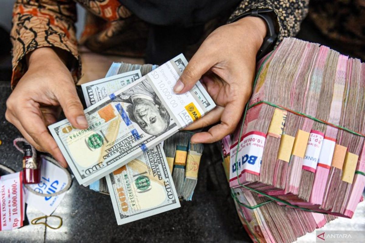 Nilai tukar rupiah naik dipengaruhi sentimen Pilpres AS