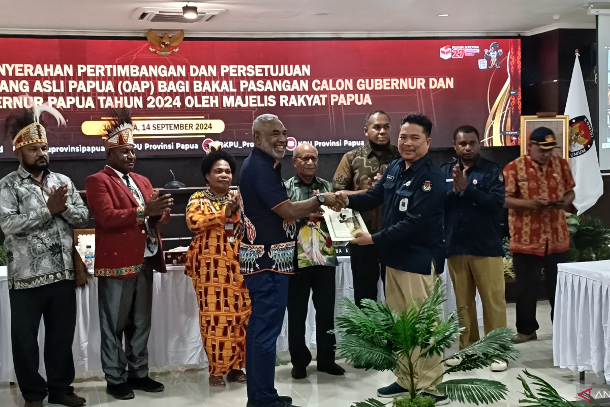 MRP nyatakan dua bapaslon gubernur Papua dan wakil gubernur sebagai OAP