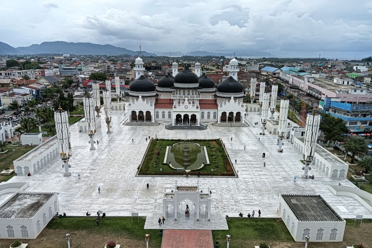 Melihat Masjid Raya Baiturrahman Aceh yang rutin dikunjungi turis asing