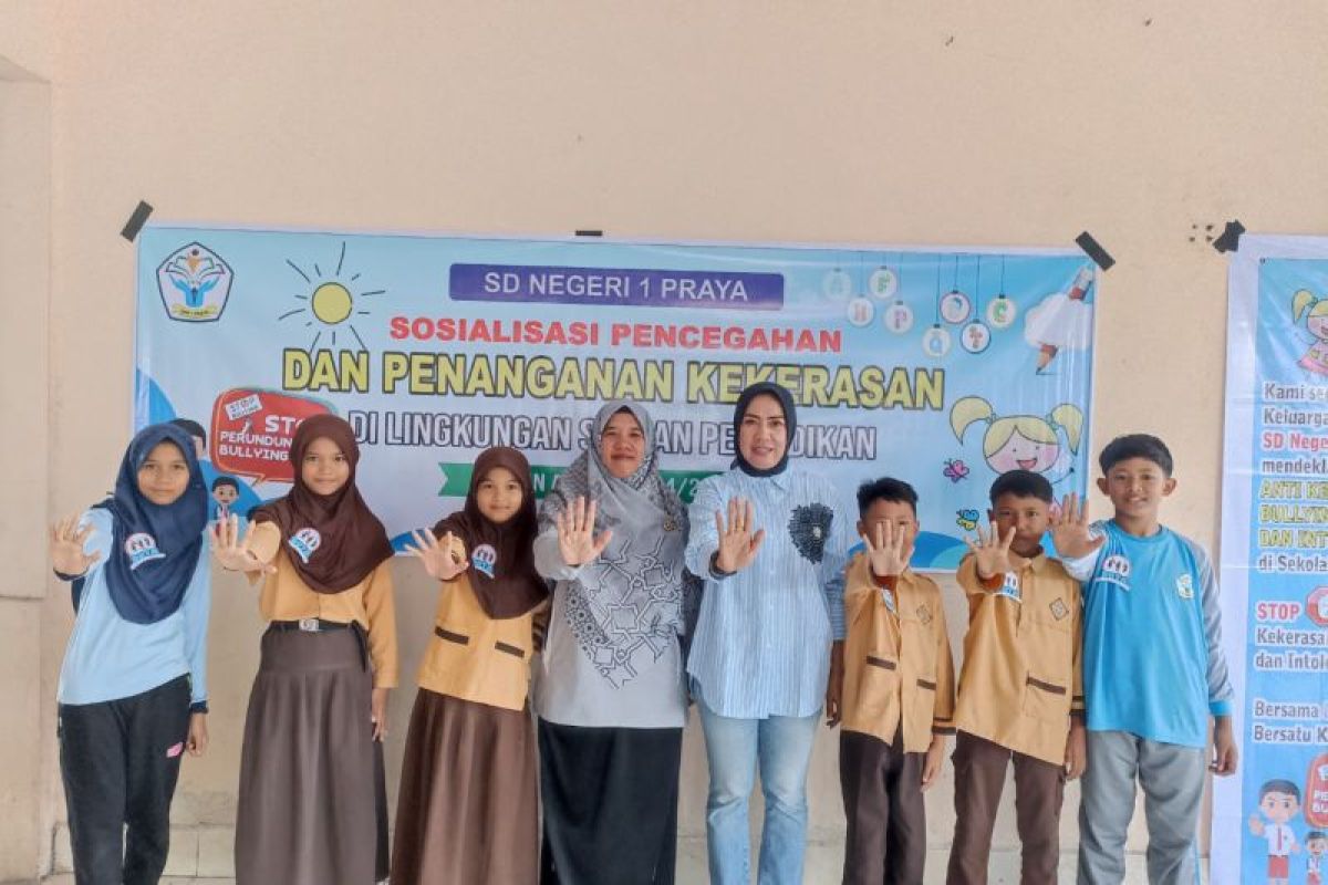 Polisi sosialisasikan stop bullying di sekolah Lombok Tengah