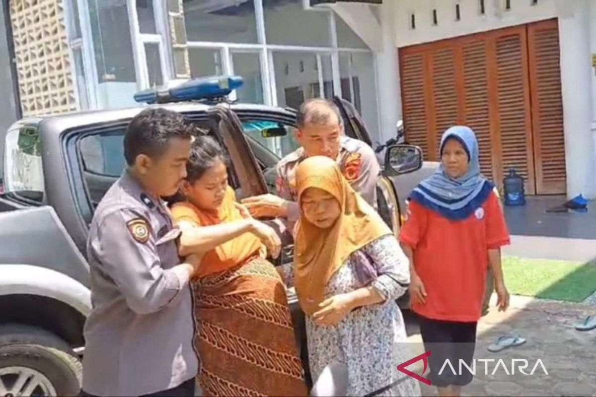 Patroli polisi dicegat keluarga ibu hamil