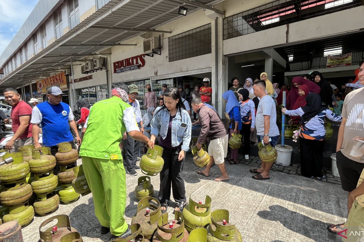 Disperindag Batam gelar operasi pasar LPG 3 kg untuk penuhi kebutuhan warga