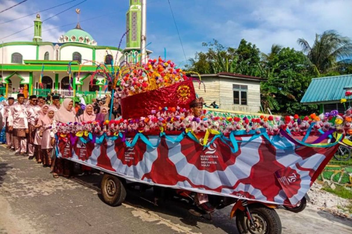 Warga perbatasan di Natuna peringati Maulid Nabi dengan pawai