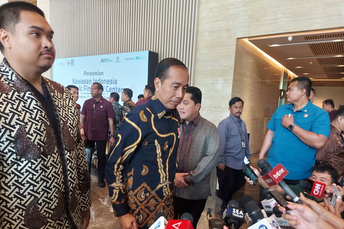 Presiden Jokowi terima masukan konfederasi buruh soal iuran pensiun tambahan