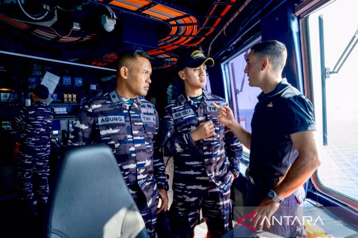 TNI AL siapkan lima perwiranya jadi calon pengawak kapal patroli buatan Italia