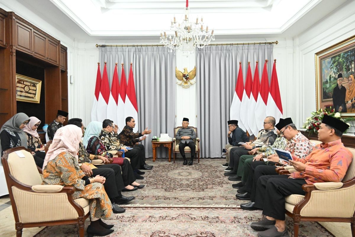 Wapres Ma'ruf Amin menerima manfaat program tabungan hari tua dari Taspen