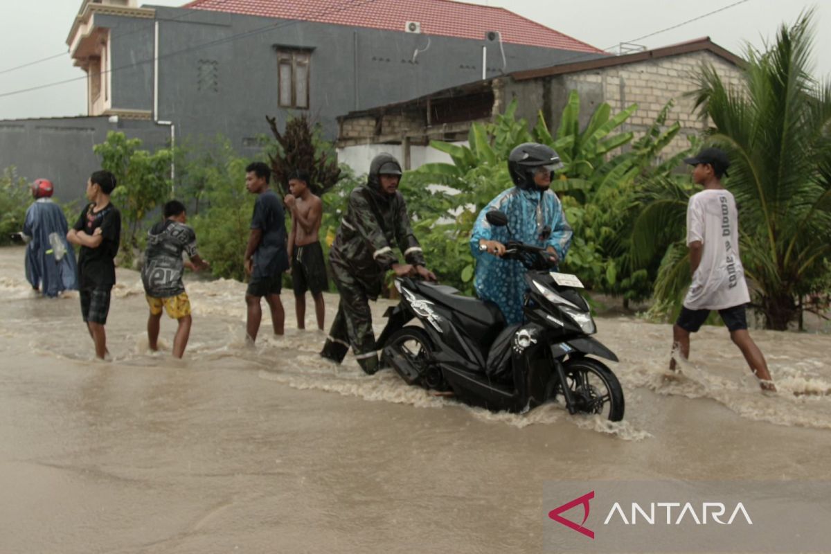 BMKG : kondisi El Nino picu hujan di NTT