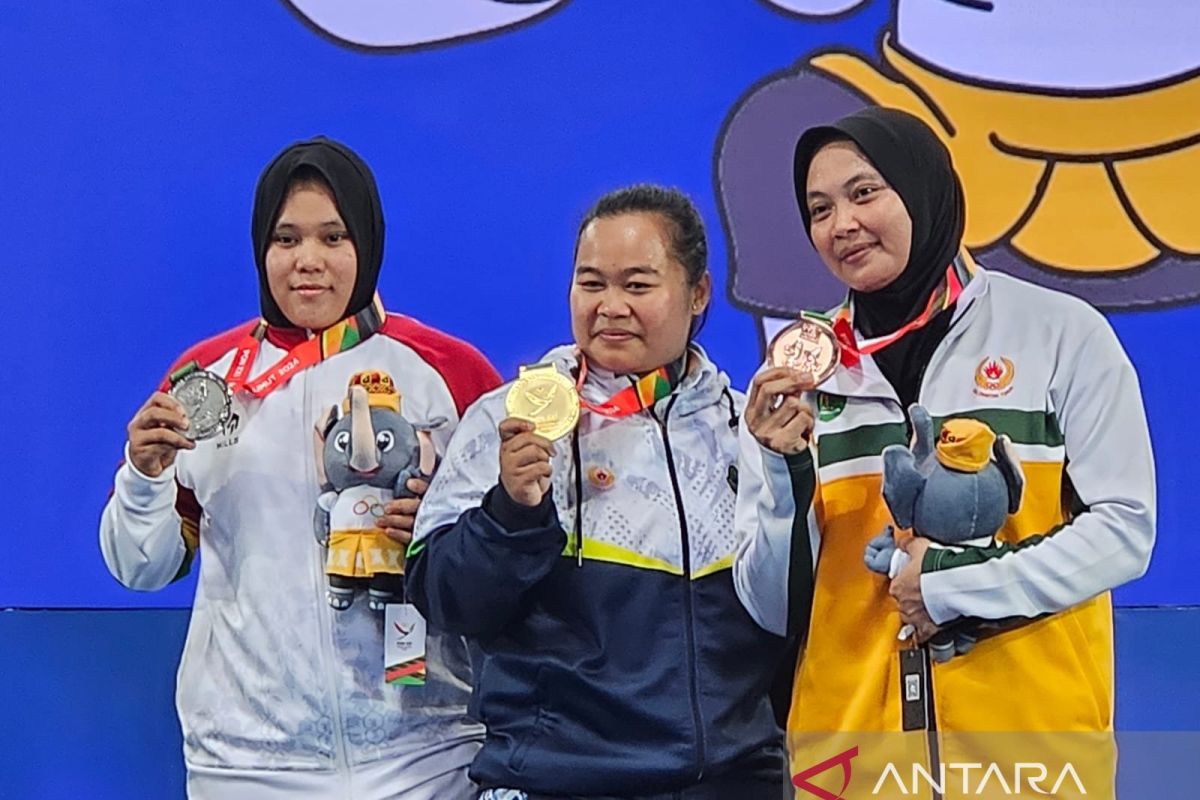 Lifter Aneu Veronica terkuat dalam kelas 76 kg putri