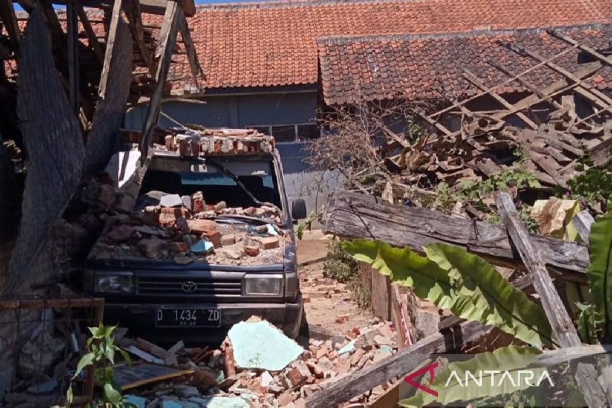 Sedikitnya 20 orang alami luka akibat gempa di Kabupaten Bandung