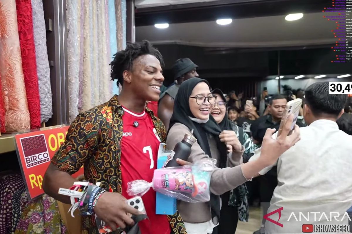 YouTuber IShowSpeed sambangi Pasar Baru Jakarta pusat