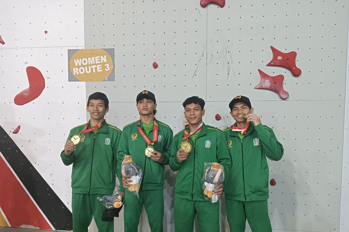 Panjat tebing -  Jatim berjaya di boulder tim putra