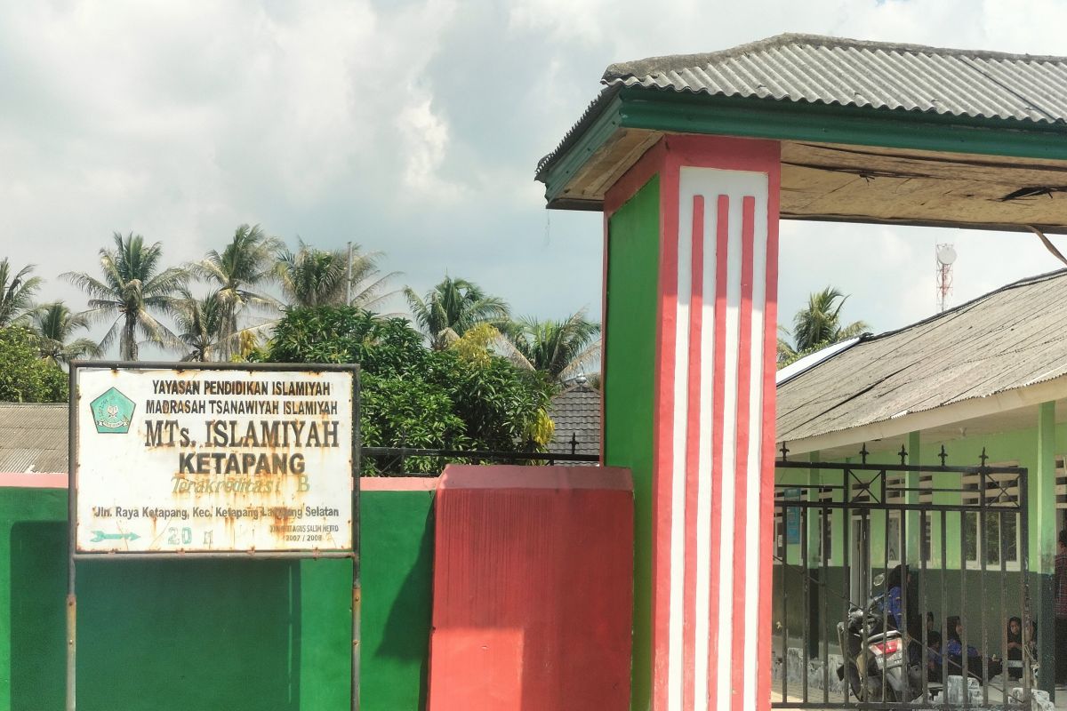 Oknum kepala sekolah di Lampung Selatan intimidasisejumlah pelajar